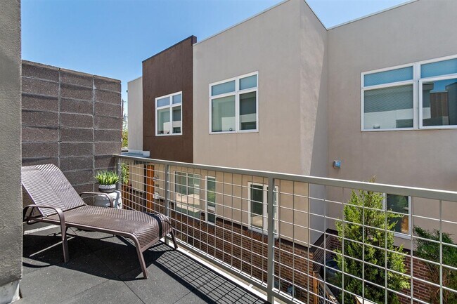 Master Balcony - 3462 Albion St