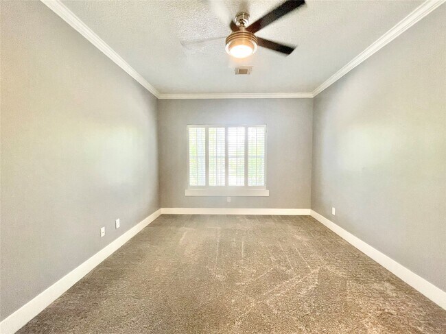 Building Photo - 3 Maple Loft Pl