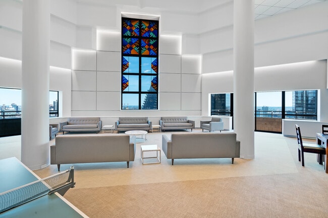 Building Photo - 240 E 47th St