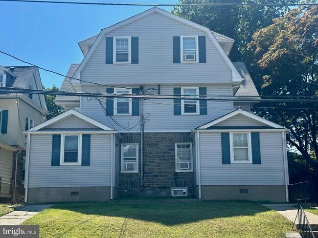 Primary Photo - 412 West Ave