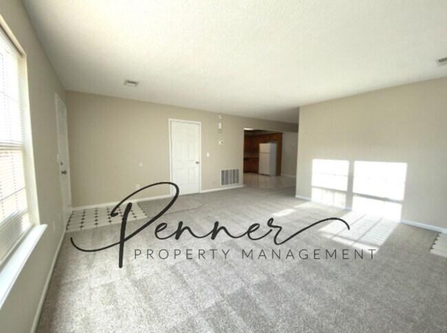 Building Photo - 304 NE Austin St