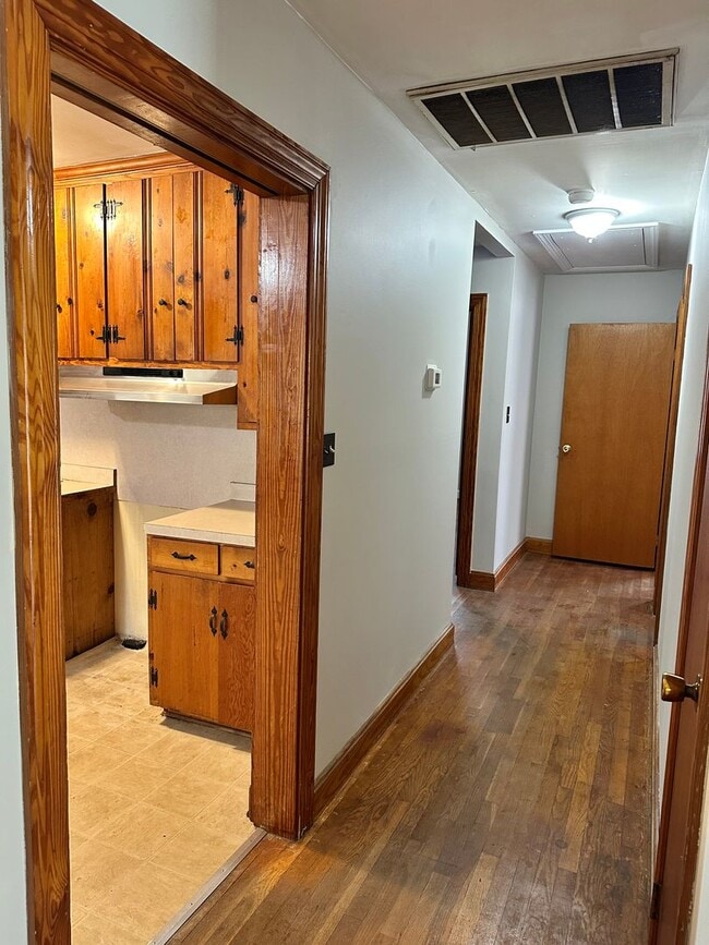 Building Photo - RENTAL HOME 3BD/1.5BTH