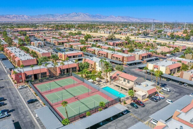 Building Photo - Gorgeous 1Bed/1Bath Condo located in The B...