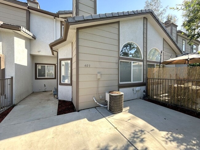 Building Photo - Two-Story 3-Bedroom Condo in Orange Gardens HOA!