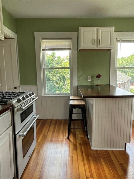 Building Photo - 47 1/2 Jamaica St