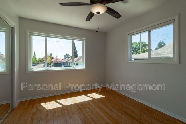 Building Photo - 2404 E 13th St