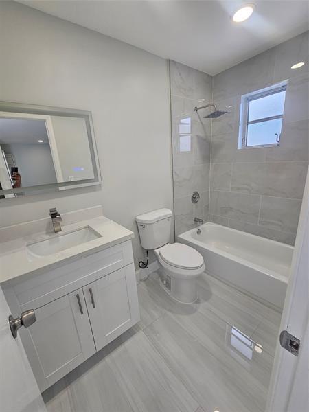 Building Photo - 4072 SW 51st St