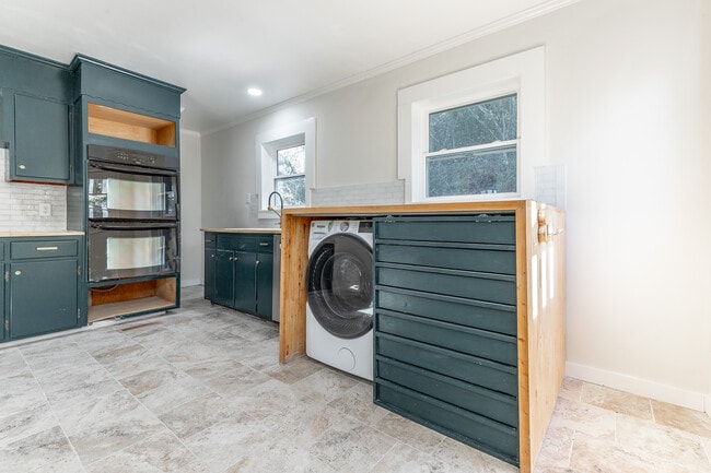 Building Photo - 516 Moonhollow Ln