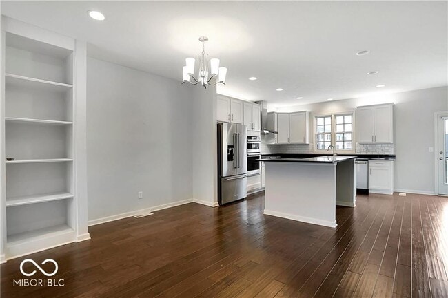 Building Photo - 2025 Broughton St