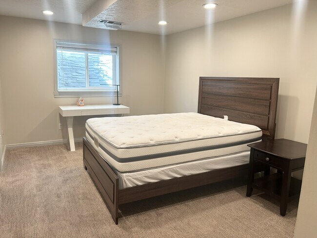 Building Photo - 1094 Gravel Hills Dr