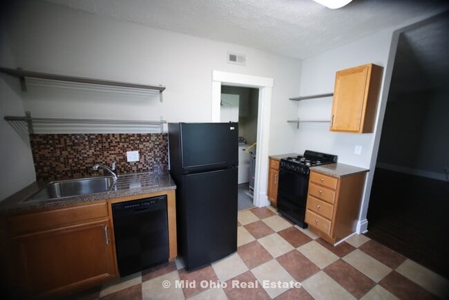 Building Photo - 802 Ebner St