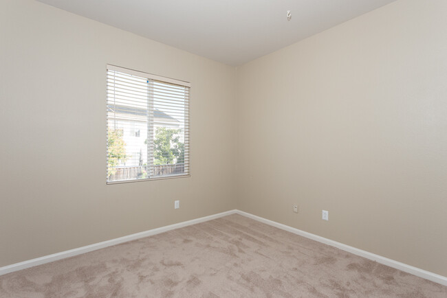 Building Photo - This is a gorgeous home, make it yours!