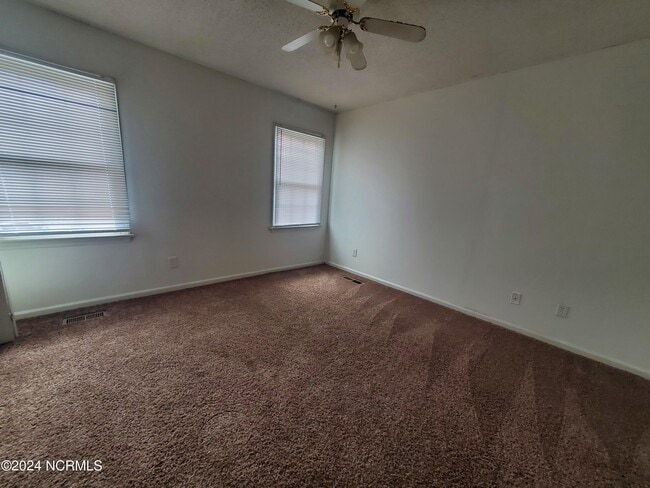 Building Photo - 3805 Sterling Pointe Dr