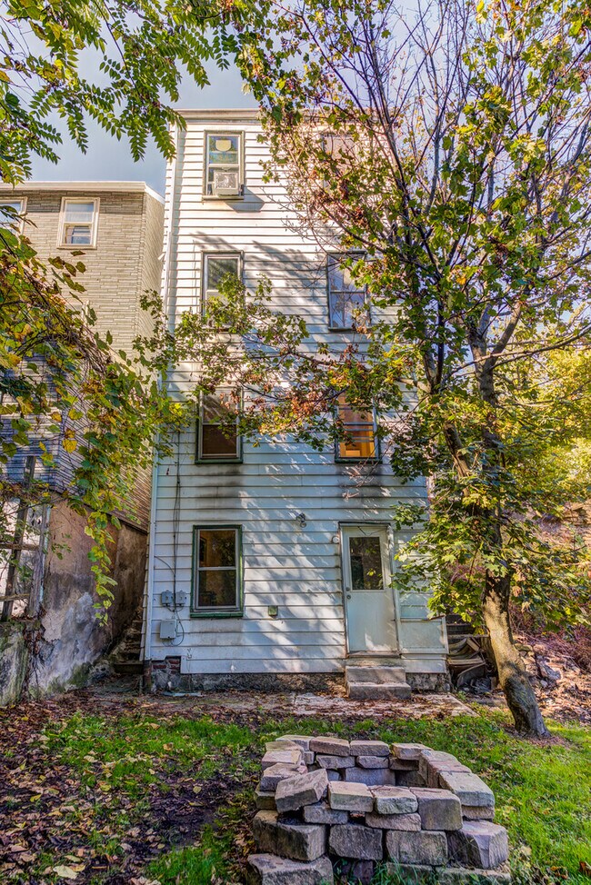 Building Photo - 2675 S 18th St