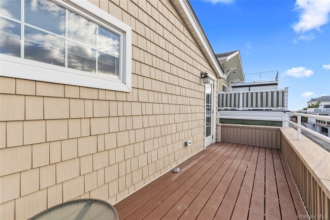 Building Photo - 40 New Hampshire St