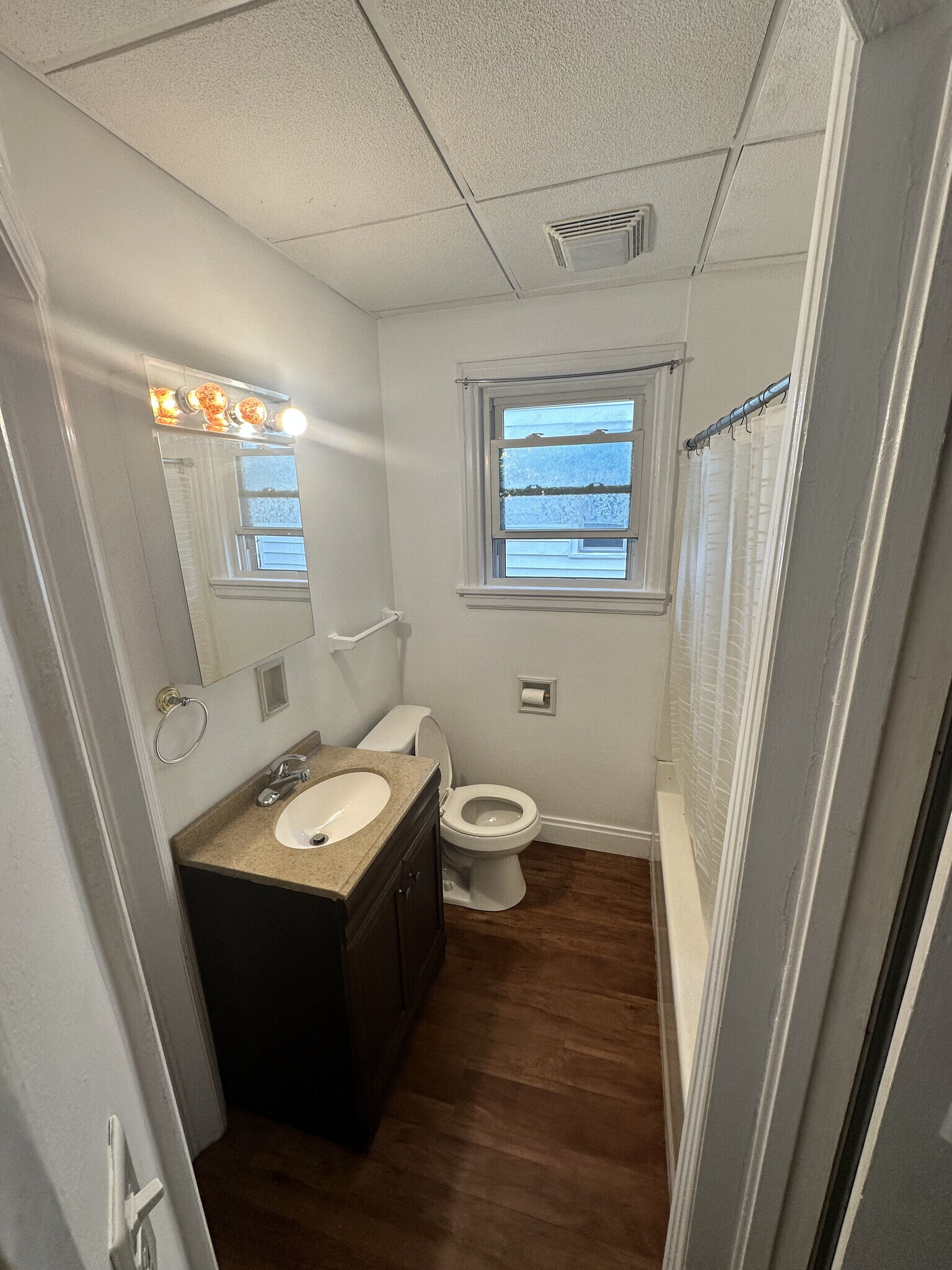 Building Photo - 1608 Main St