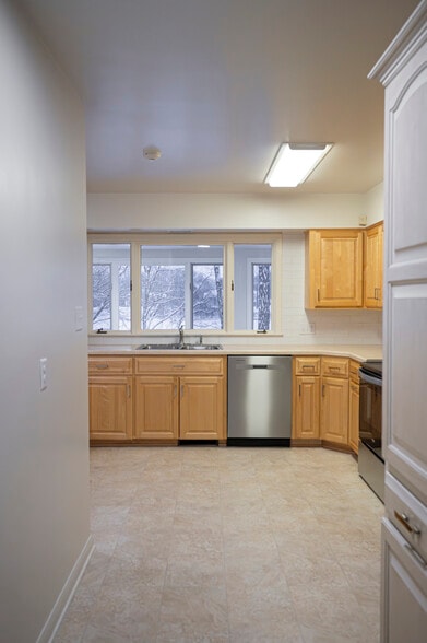 Building Photo - 1011 Third St