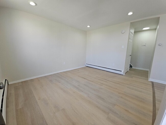 Building Photo - 2207 Murray Ave