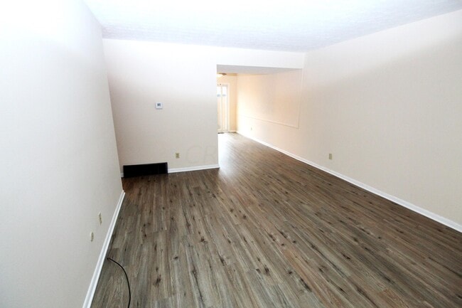 Building Photo - 4825 Dierker Rd