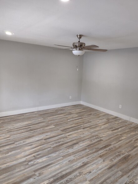 Building Photo - 822 Maple St