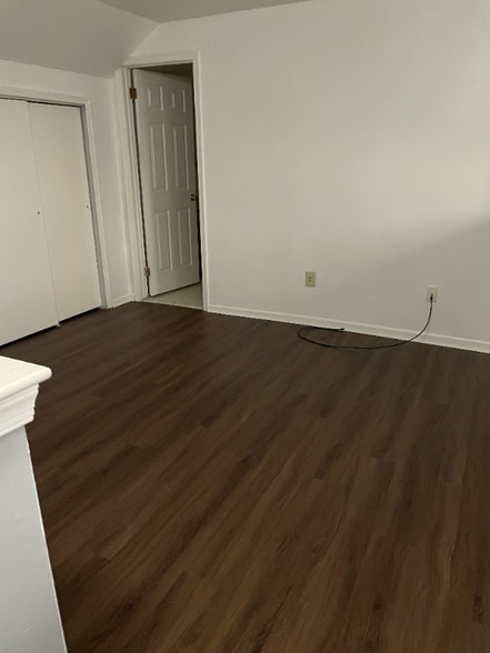 Building Photo - 366 Independence Dr