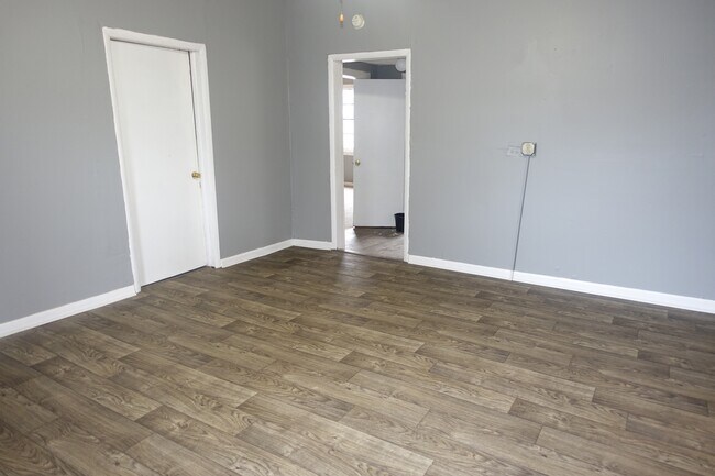 Building Photo - 3718 Charles St