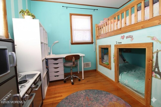 Building Photo - 60 Shell St