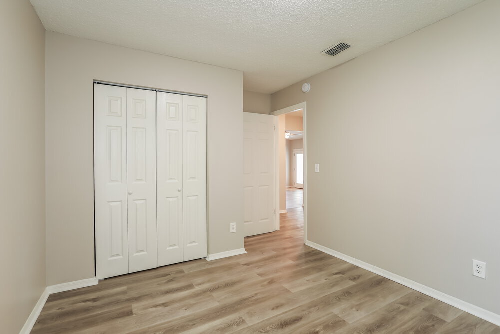 Building Photo - 3342 Laurel Grove N