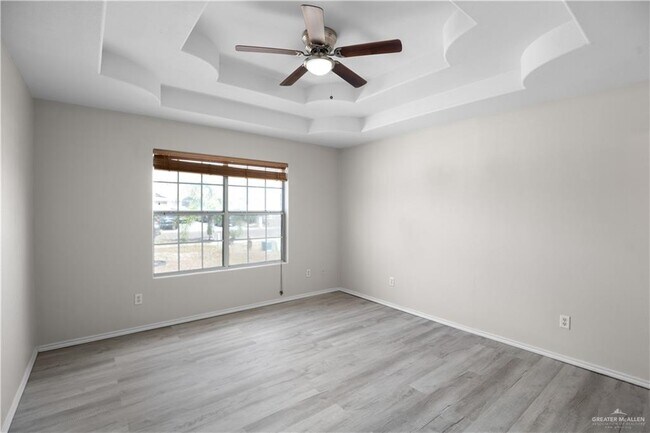 Building Photo - 19 Res Dr