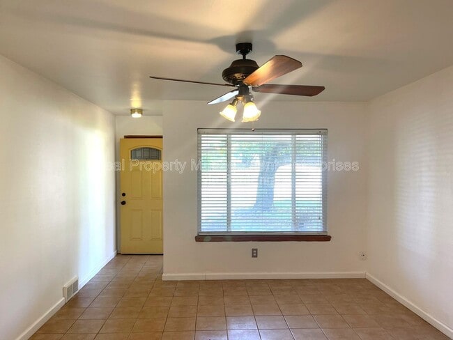 Building Photo - 1817 Hardy Dr