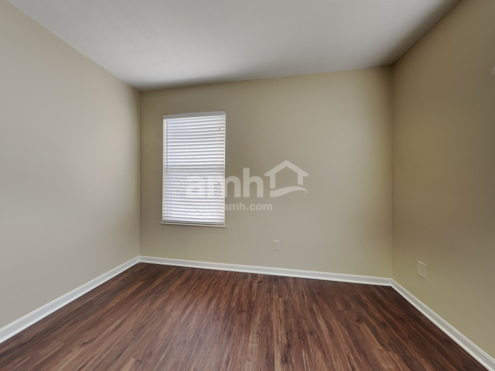 Building Photo - 1232 Ben Avon