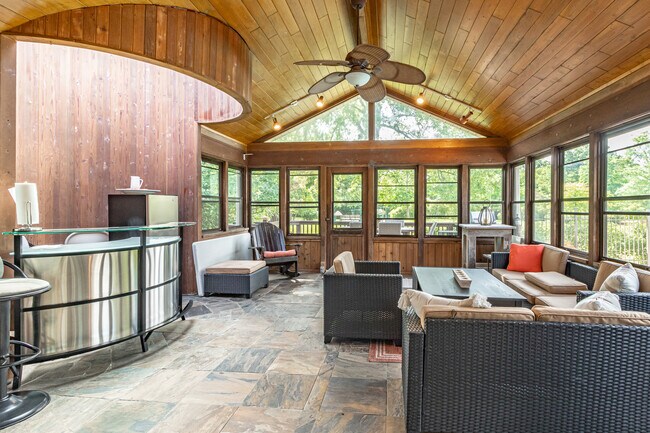 Building Photo - 31 Fox Trail