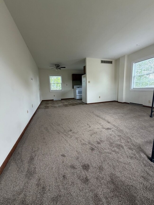 Building Photo - One Bedroom Duplex