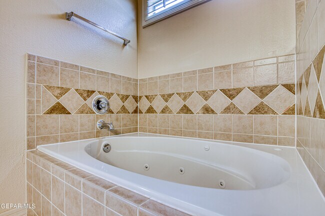 Building Photo - 5940 Los Pueblos Dr