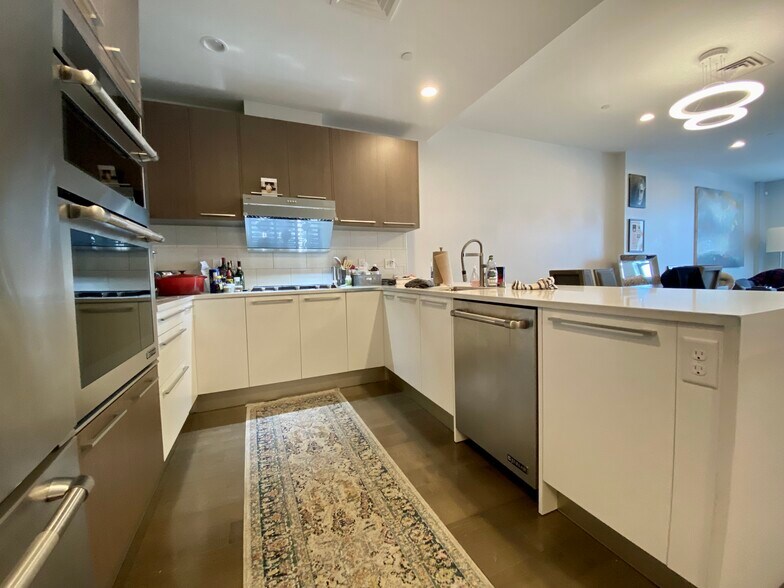 Primary Photo - 150 Dorchester Ave