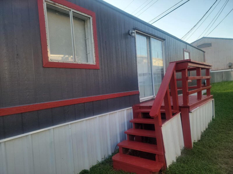 Building Photo - 305 S Amy Ln