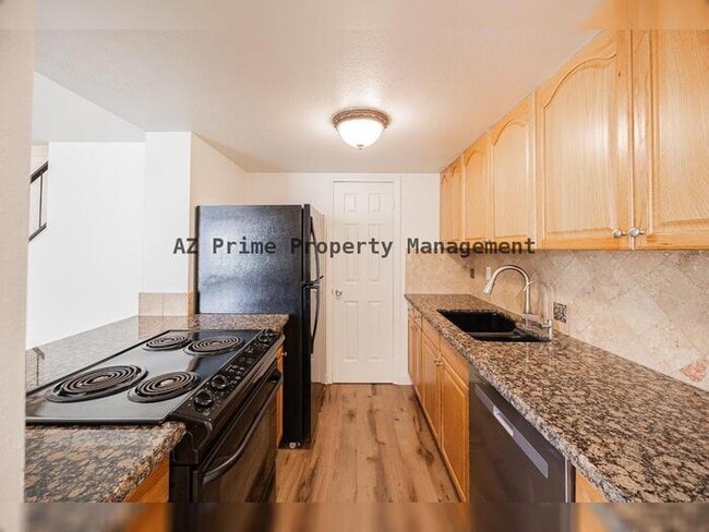 Building Photo - 8113 E Glenrosa Ave