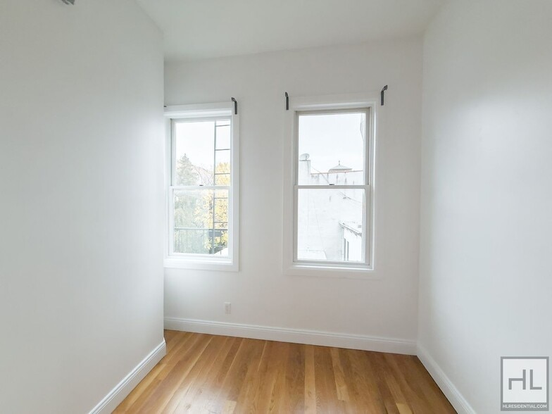 Primary Photo - WYCKOFF AVENUE / Bushwick 3-Bed 1-Bath / N...