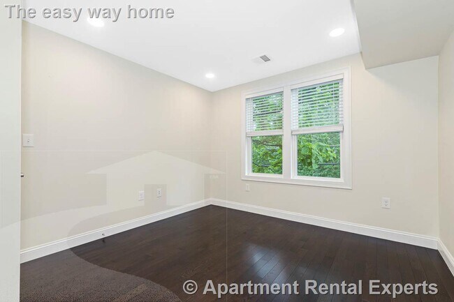 Building Photo - 77 Winchester St