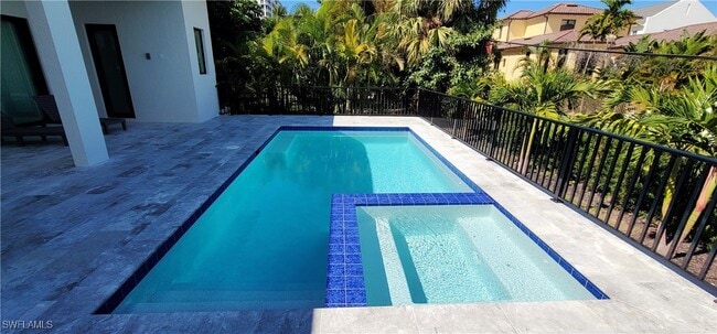 Building Photo - 511 91st Ave N