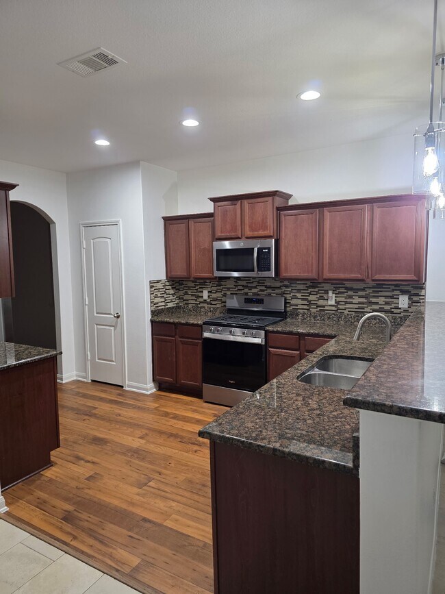 Building Photo - 1819 Opal Peach Dr
