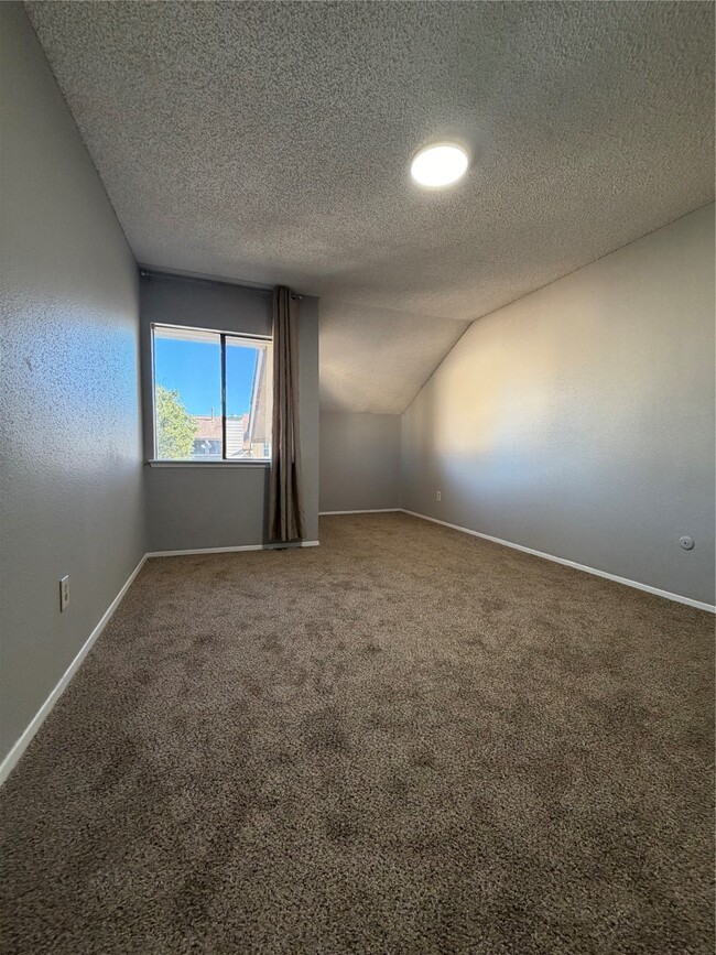 Building Photo - 13616 Garden Grove Ct
