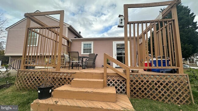 Building Photo - 8111 Brown Ct