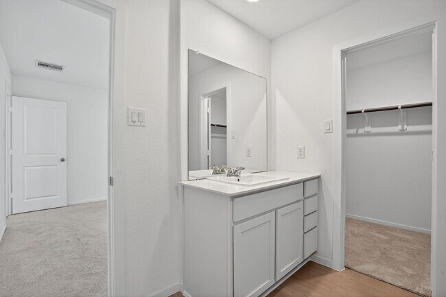 Building Photo - 4 Bedroom Single Family Home in New Caney