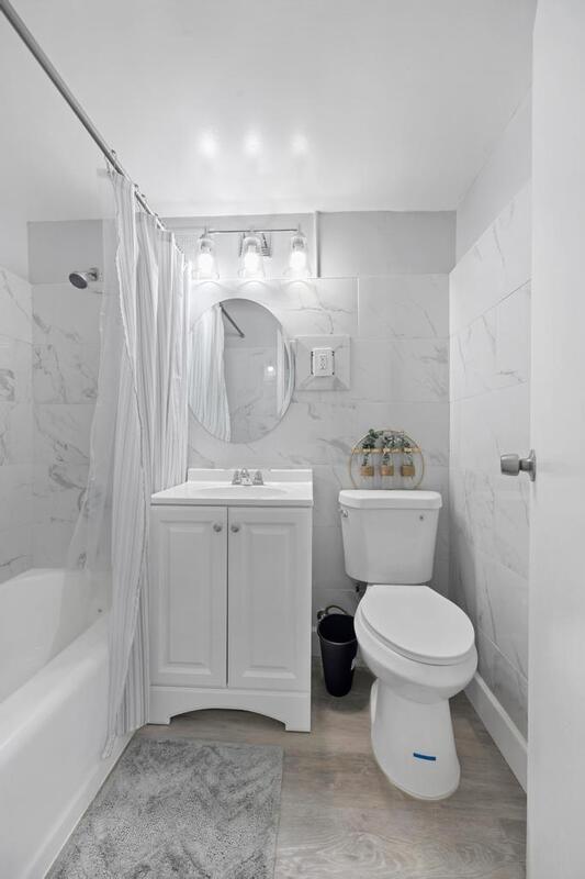 Building Photo - 311 W Ashley St