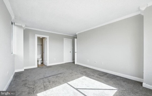 Building Photo - 2059 Huntington Ave