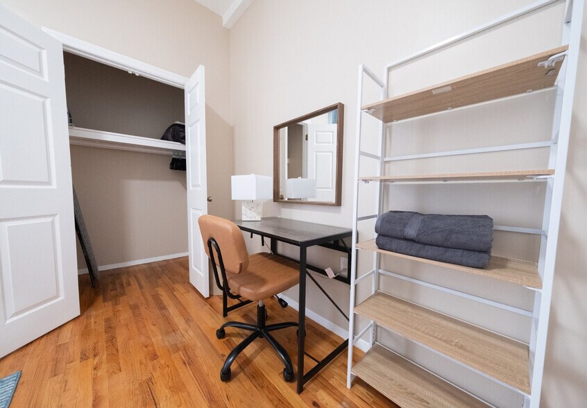 Building Photo - 240 W 112th St