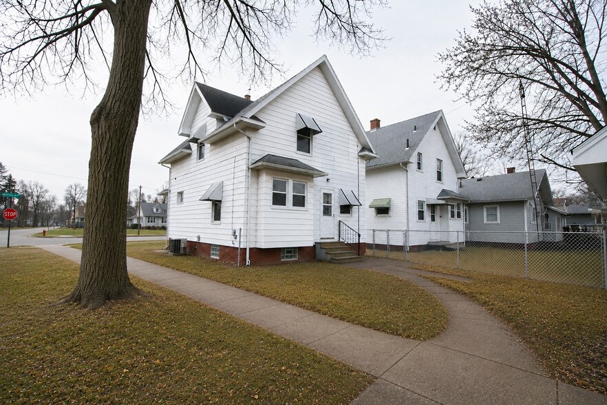 Building Photo - 902 Dryden Dr