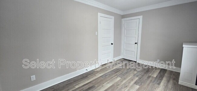 Building Photo - 724 Kinnaird Ave