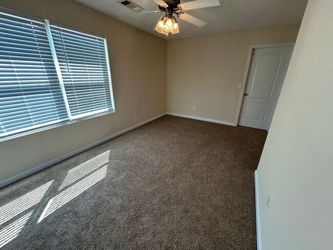 Building Photo - BRIDGEWATER HOME! PRE-LEASING FOR AUGUST 2026!